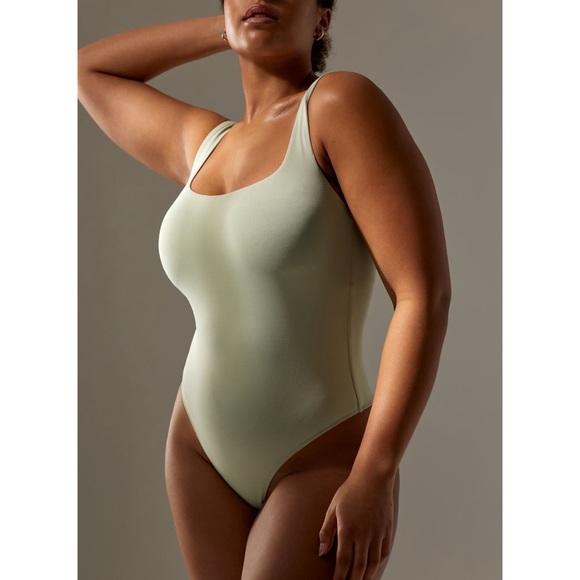 Aritzia Babaton Contour Bodysuit - Picture 3 of 9